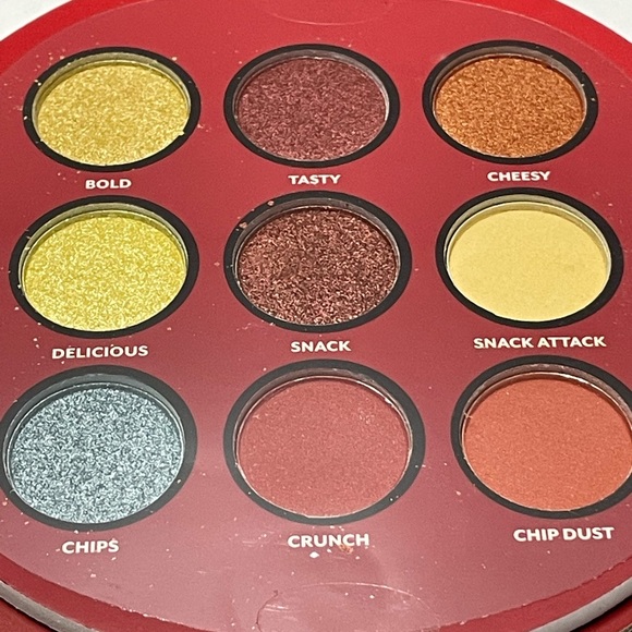Doritos Eyeshadow Palette - Picture 3 of 4